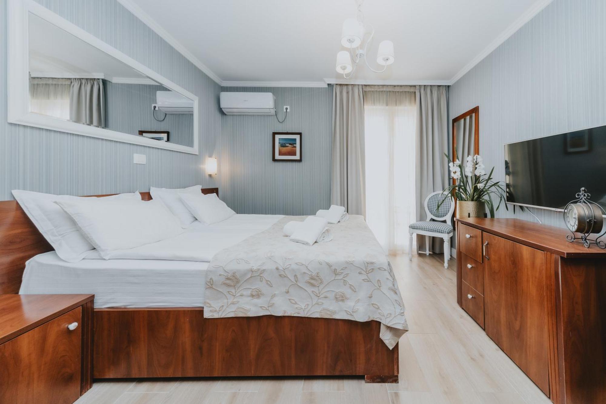 Mali Hotel Porat Будва Экстерьер фото